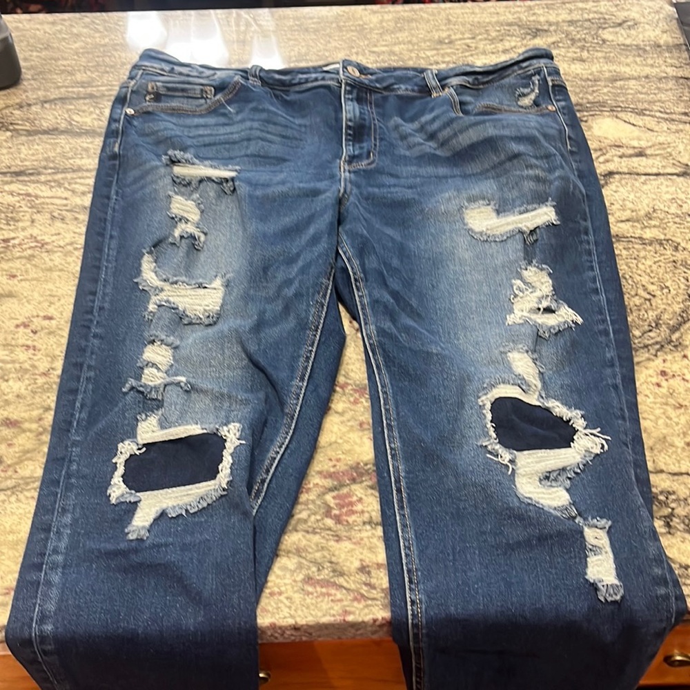 Plus size, skinny jeans. Destruct. Plus size 22. Excellent shape.
